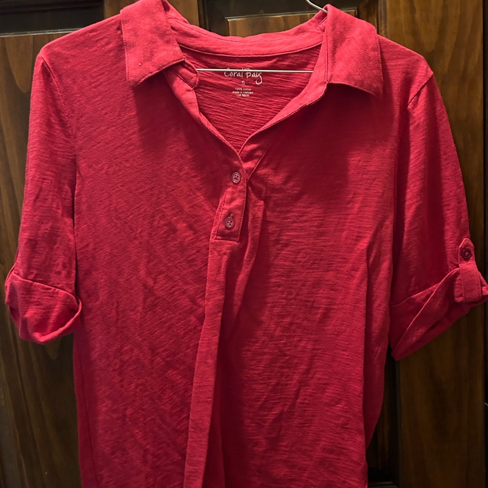 No stains. Great quality. Good condition. Nice color.